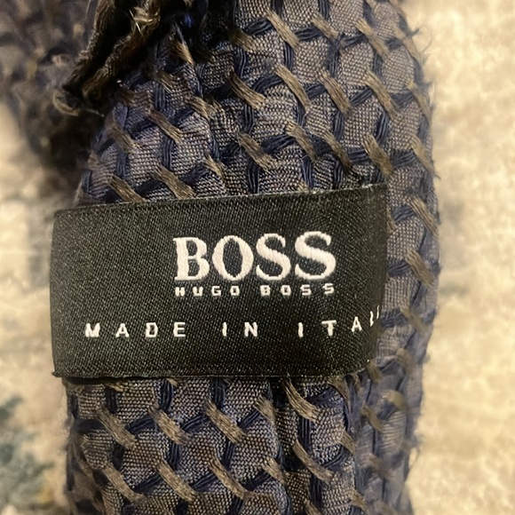 Hugo Boss Tie - Picture 2 of 3